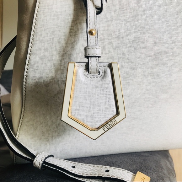 ⭐️SOLD⭐️FENDI Elite Vitello Petite 2Jours Tote - Picture 2 of 8